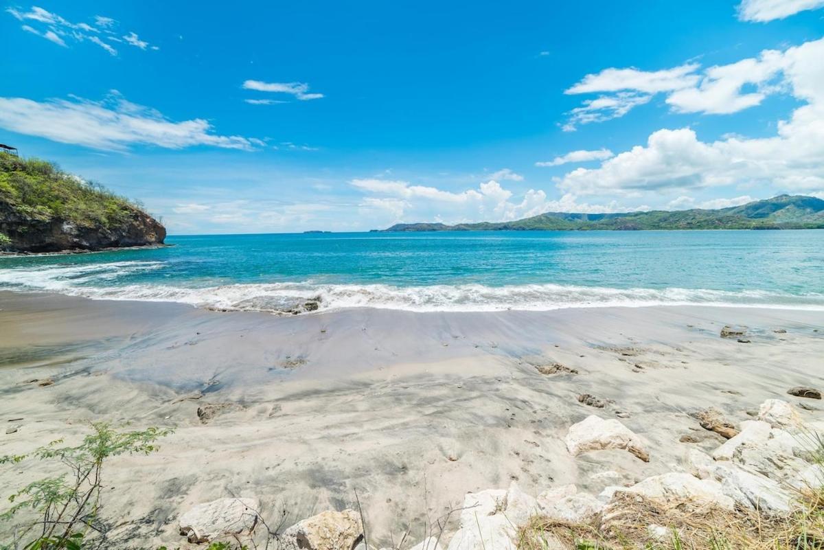 Oceanfront Newly Interior Renovated Apartment *